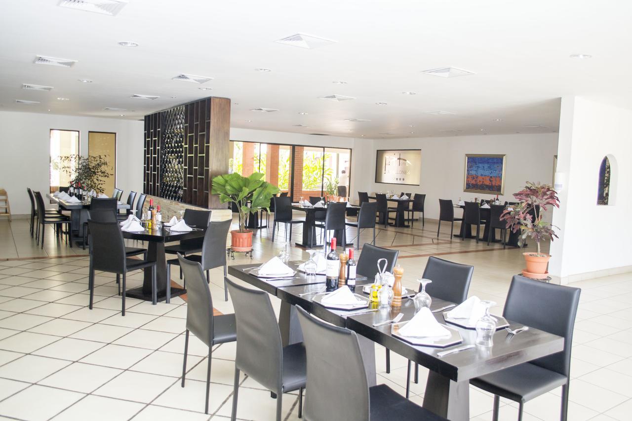 Farallones Hotel Chinandega Exterior photo