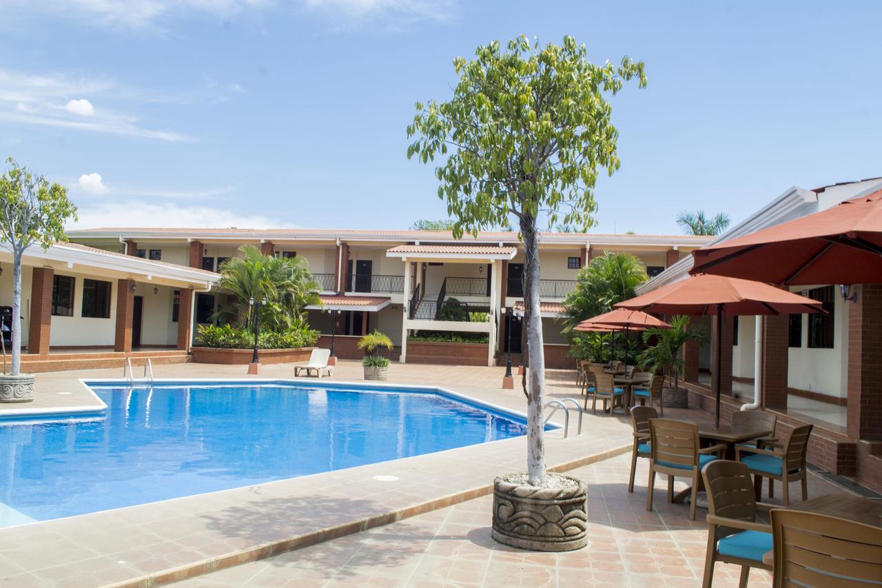 Farallones Hotel Chinandega Exterior photo