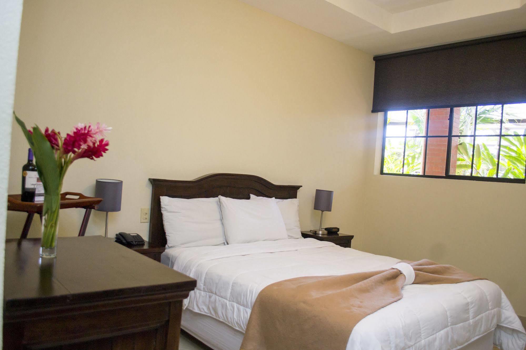 Farallones Hotel Chinandega Exterior photo