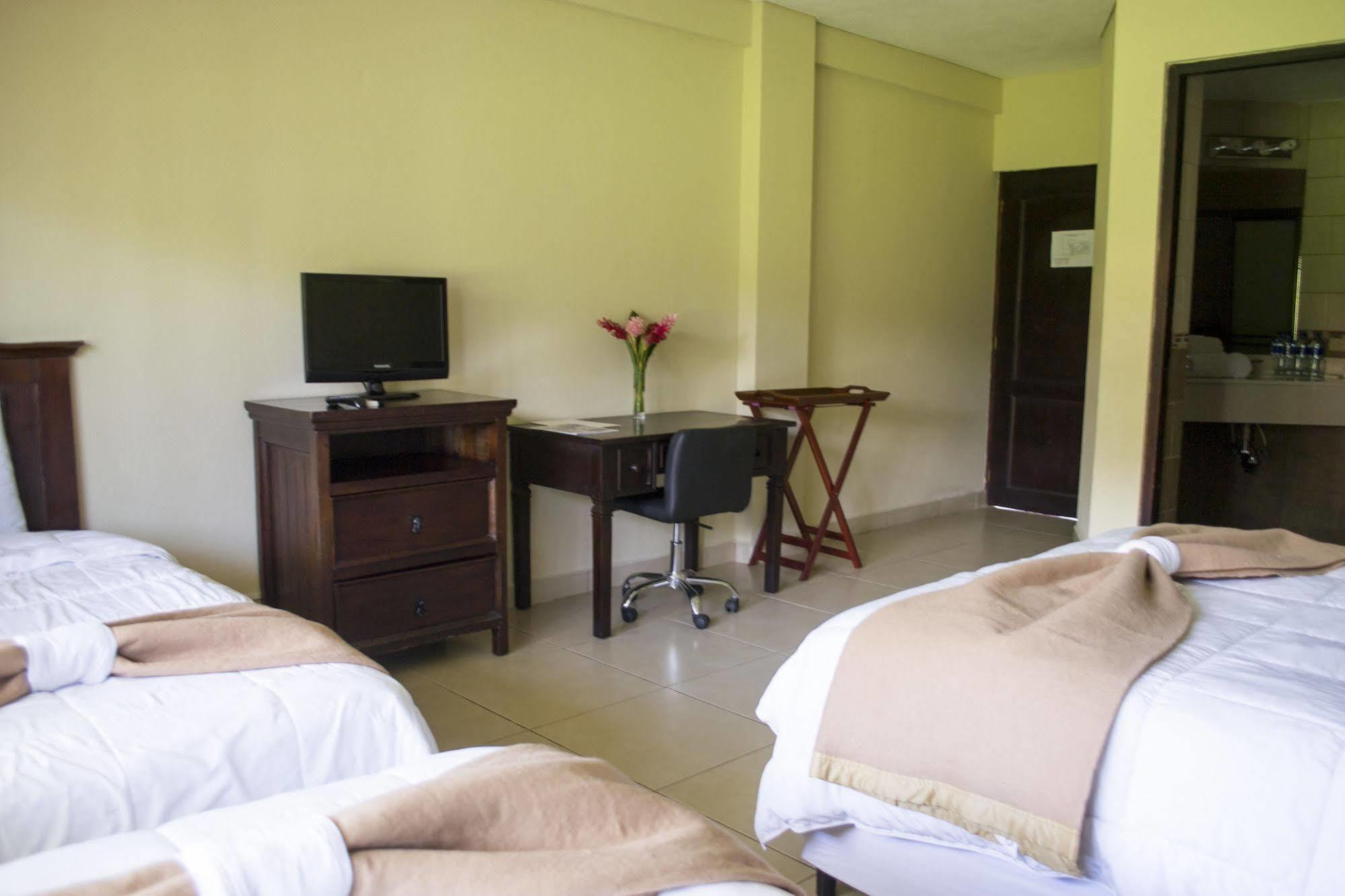 Farallones Hotel Chinandega Exterior photo