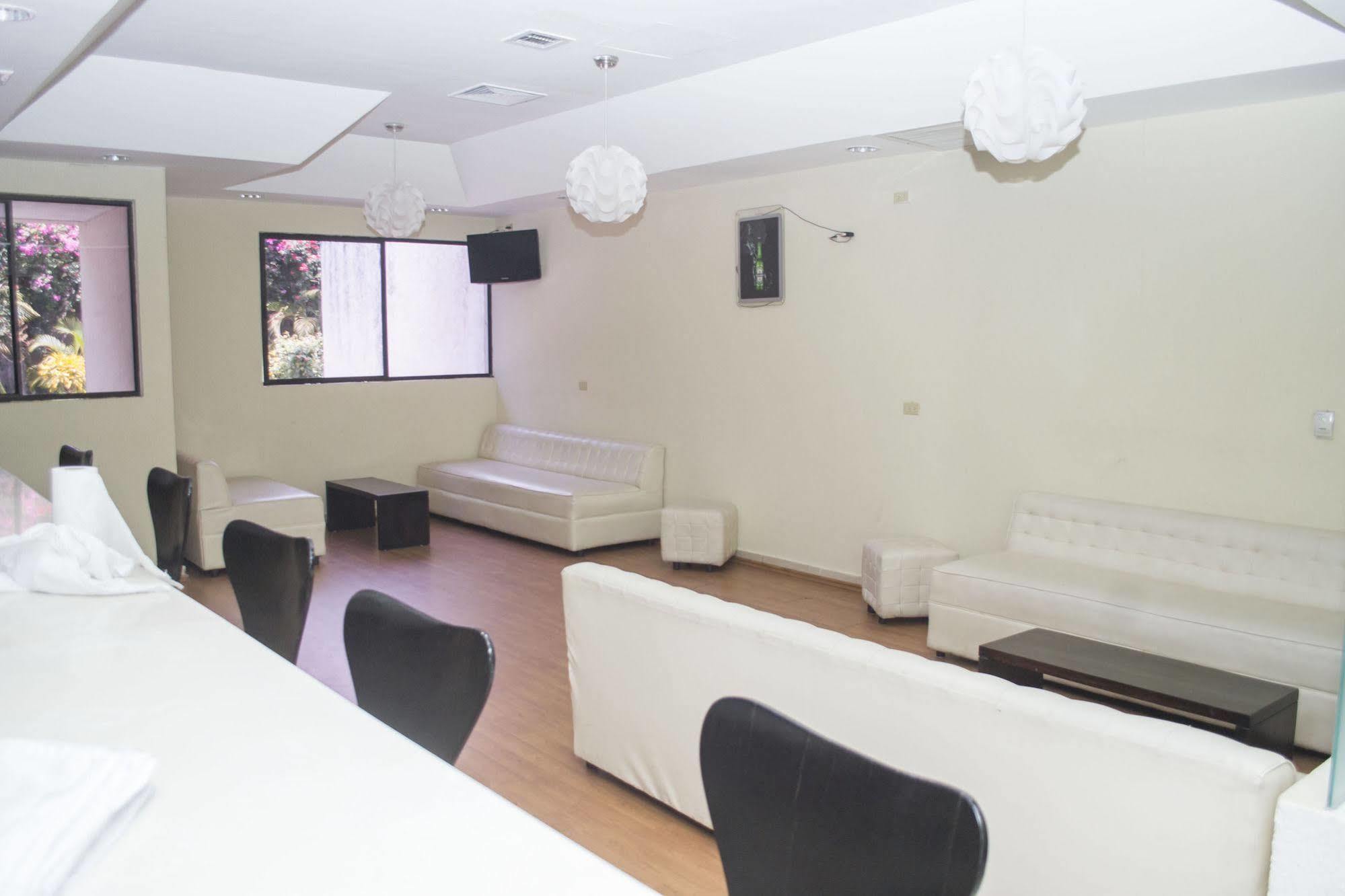 Farallones Hotel Chinandega Exterior photo