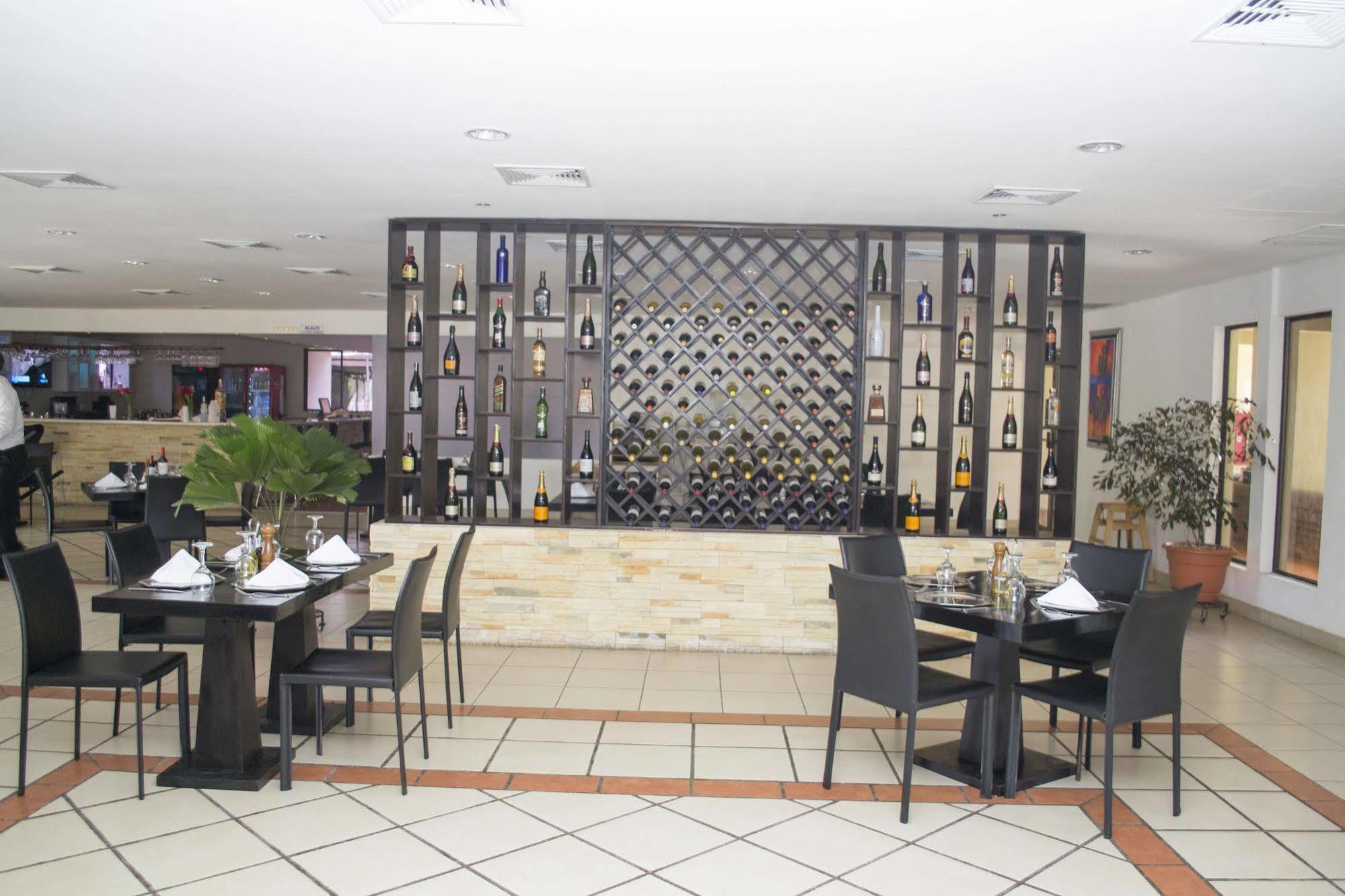 Farallones Hotel Chinandega Exterior photo