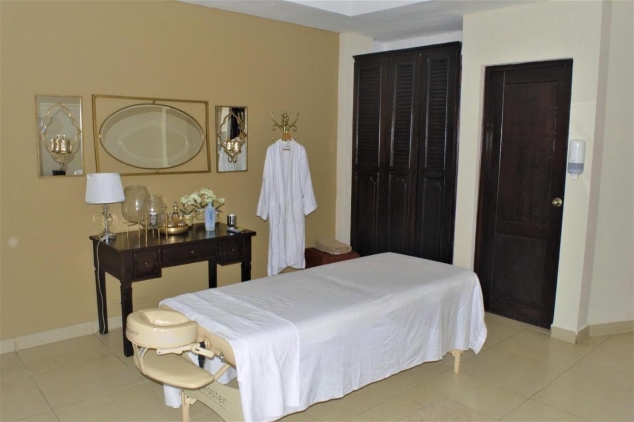 Farallones Hotel Chinandega Exterior photo